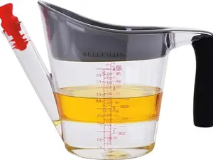 Bellemain 4-Cup Fat Separator/Measuring Cup with Strainer & Fat Stopper / 1 Liter Capacity