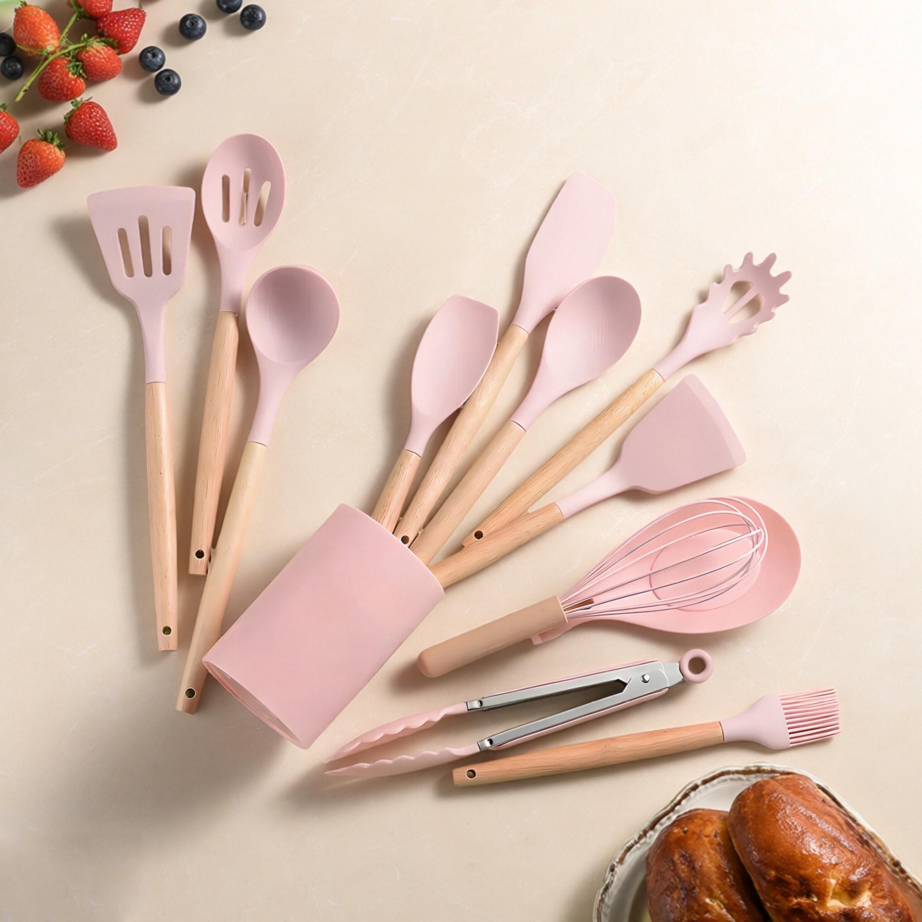 Kitchen Knife Set with Heat-Resistant SiliconeUtensils and Wooden Handles ldeal Gift forWomen on New Year, Valentine's Day 33-PieceSilicone Cooking Utensils Kitchen Utensils Set446 °Heat-resistant Spatula Clip for Heat-resistant Cookware