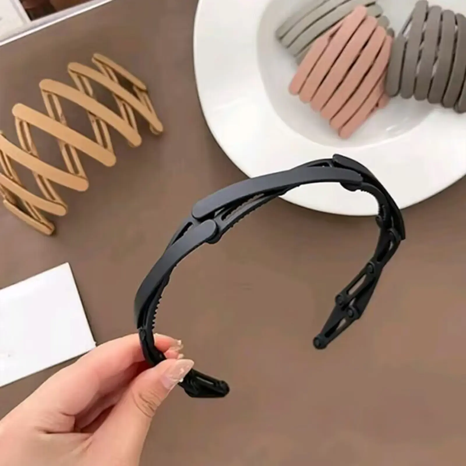 5pcs Portable Retractable Foldable Headband for Women, Tooth-Edged Hair Clamp for Face Washing, Anti-Slip Hair Tie with Tooth Design for Bangs and Hair Buns