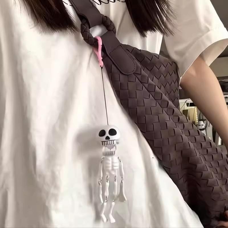 Pull-String Funny Skeleton Keychain - Interactive Backpack Charm & Halloween Toy Gift for Students
