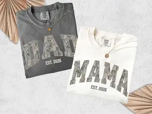 Comfort Colors Camo Est 2026 Mama Dad T-Shirt, Matching Mom & Dad Shirt, Pregnancy Announcement Outfit, Mother's Day Gift for Mom, New Dad Tee, Gift for Parent