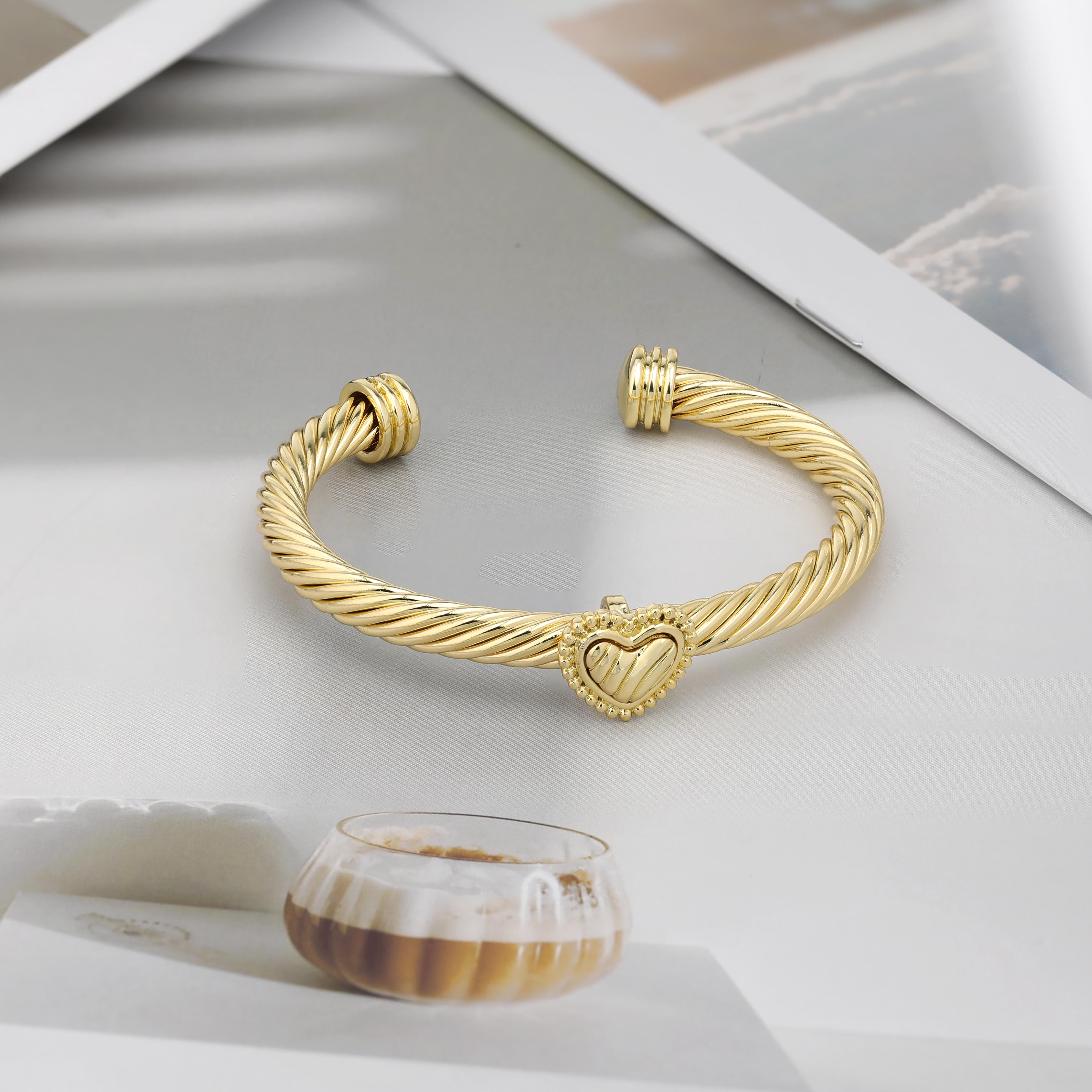 Aprilery Golden Heart & Textured Link Jewelry Set – Romantic & Artisan Stackable Collection Gift for Women