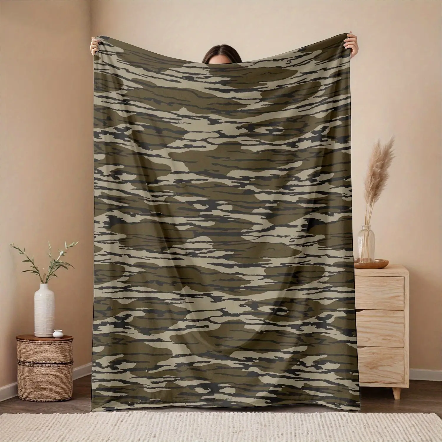 1pc Nature-Inspired Flannel Fleece Blanket - Brown Wood Camouflage Print, Natural Tone, Retro, Fade-Resistant, Soft Throw, Bedding Linen, Multi-Size, Living Room Decor, Home & Travel Camping Sleeping Gear, Indoor Sofa Accessory