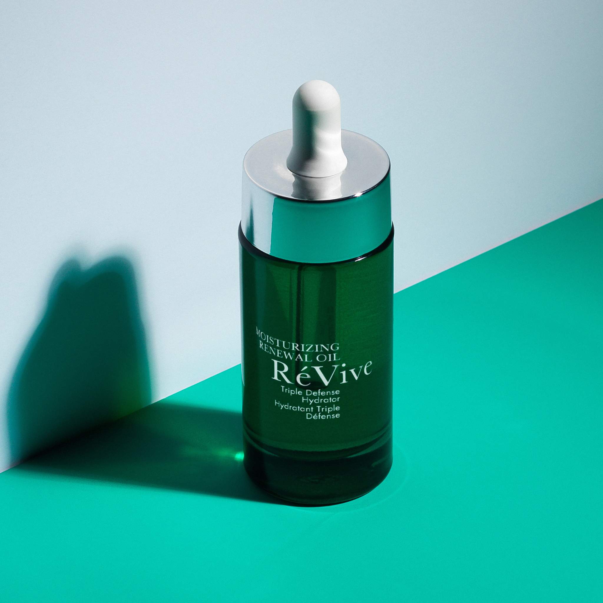 RéVive Moisturizing Renewal Oil / Triple Defense Hydrator - Hydrates, Smooths & Strengthens the Skin Barrier with Bio-Renewal Peptide & Glow Oil Complex(1.01 0z)