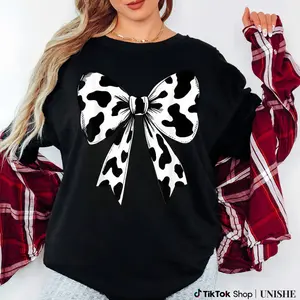 Cute Cow Print Women’s Tee with Coquette Bow – Casual Short Sleeve, Perfect for Family Outfits