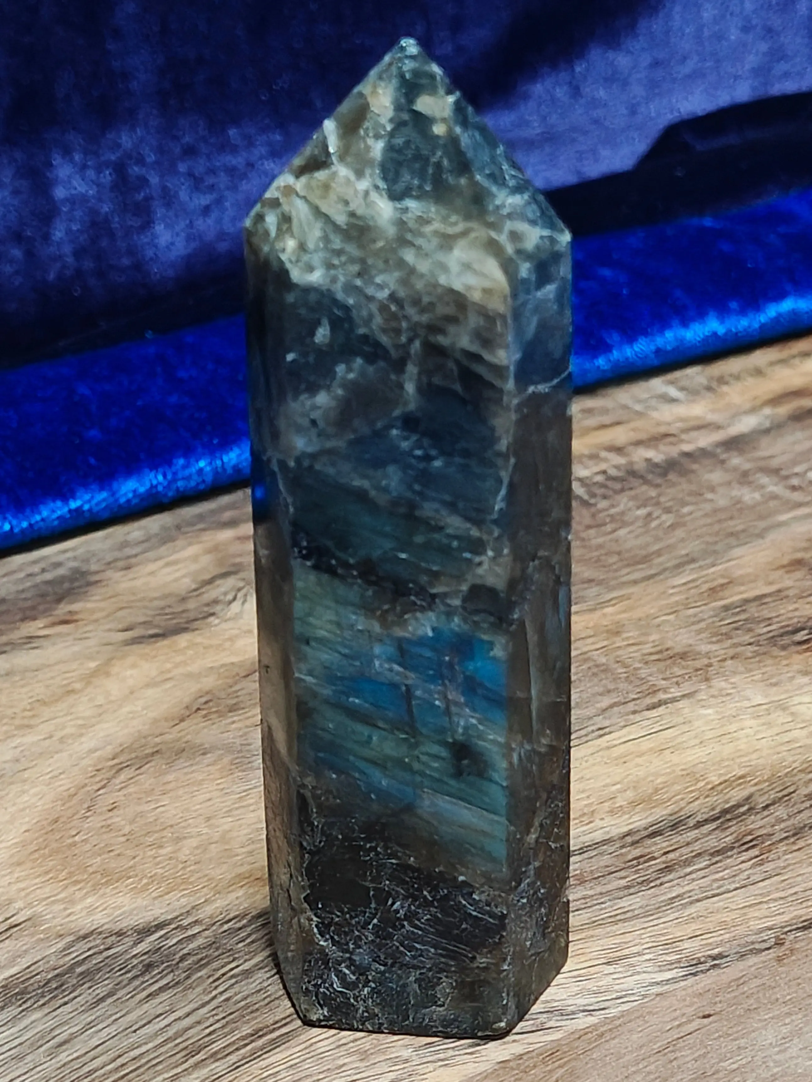 Polished Labradorite Tower, 4 Inch Iridescent Crystal Point for Scorpio, Sagittarius & Aquarius - Witchy Altar Decor for Manifestation & Meditation, Pisces, Natural Stone, 4 Inches