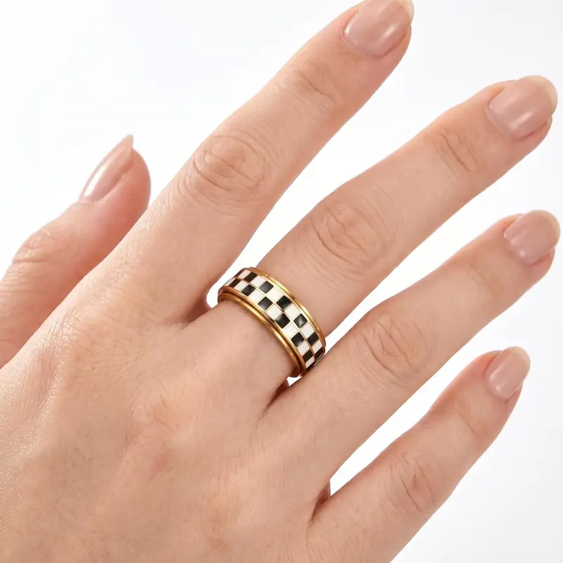 Virelyn Checkered Print Fidget Finger Ring - 18K Gold-Plated Stainless Steel, Unisex Adults' Geometric Stress Relief Fashion Accessory, Quirky Gifts for Women, Daily Wear Costume Gold Rings Accessories