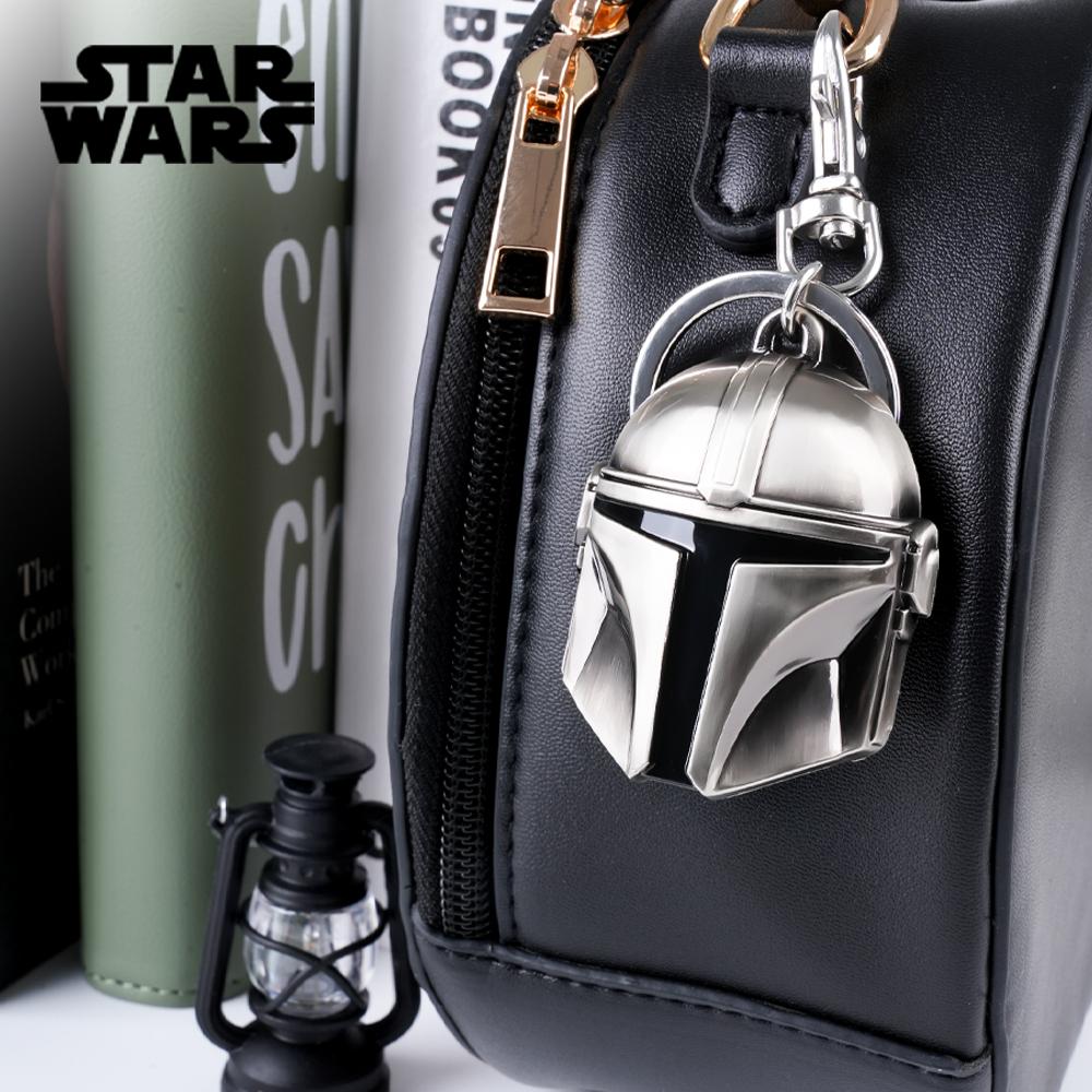 Star Wars Keychain Silver Metal Alloy Bag Clip Official License 1pc Boba Fett The Mandalorian Din Djarin Helmet Grogu Yoda 3D Carving Keyring Movie Collection Explore Space Gifts Drop-proof Key Chain