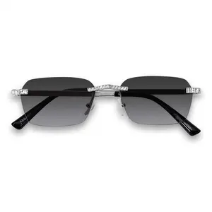 Sunglass Magic - Stylish Black Frame with Gradient Lenses for Ultimate Sun Protection