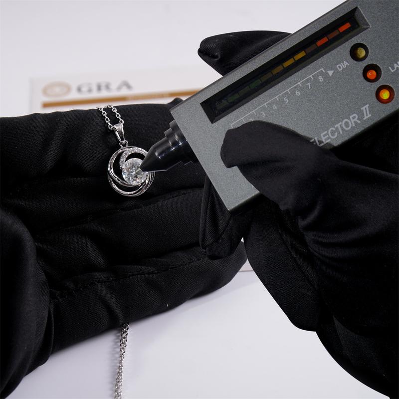 Moissanite 2ct Swirl Pendant Necklace Sparkling Round Cut Design VVS Stone Copper Chain Elegant Jewelry for Wedding Engagement Anniversary Daily Wear Gift Moissanite 2ct Swirl Pendant Necklace Sparkling Round Cut Design VVS Stone Copper Chain Elegant Jewelry for Wedding Engagement Anniversary Daily Wear Gift