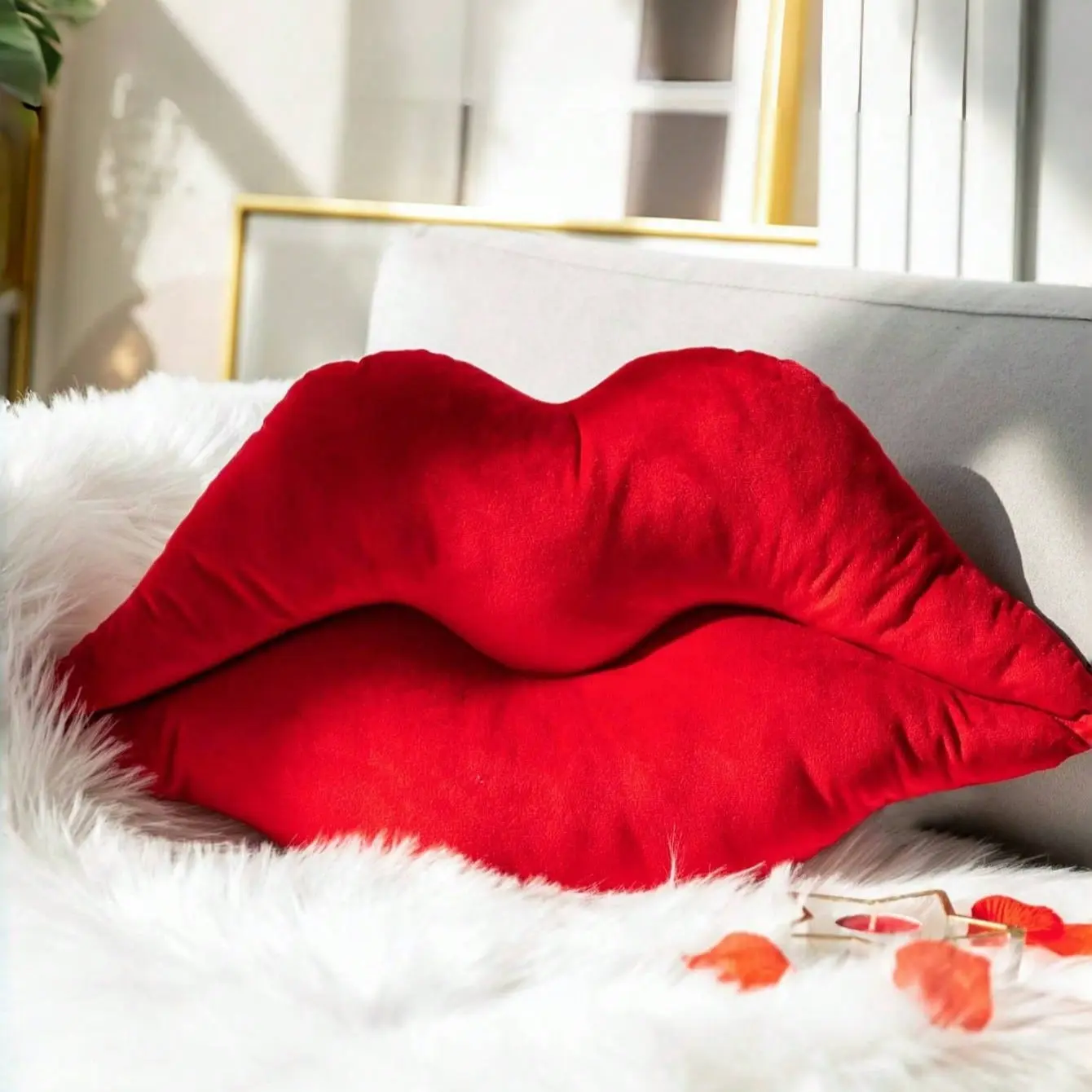 1pc Red Lip Shaped Velvet Throw Pillow, Creative Decorative Cushion, Ultra Soft Plush Decorative Cushion, Retro Style 3D Lips Pillow for Bedroom, Living Room, Office & Lounge, Cozy Gift for Home Decor Lovers, Valentine’s Day or Special Occasions