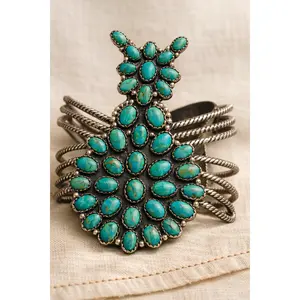 CLUSTER TURQUOISE CUFF