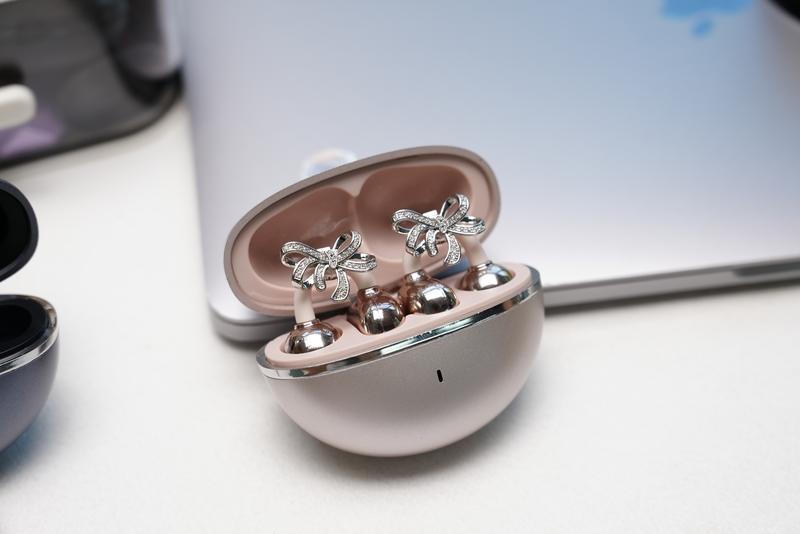 Sparkly Butterfly Ear Cuffs Earbuds - Wireless Bluetooth Open Ear Clip-on Headphones - Coquette Y2K Jewelry Gift Sparkly Butterfly Ear Cuffs Earbuds - Wireless Bluetooth Open Ear Clip-on Headphones - Coquette Y2K Jewelry Gift