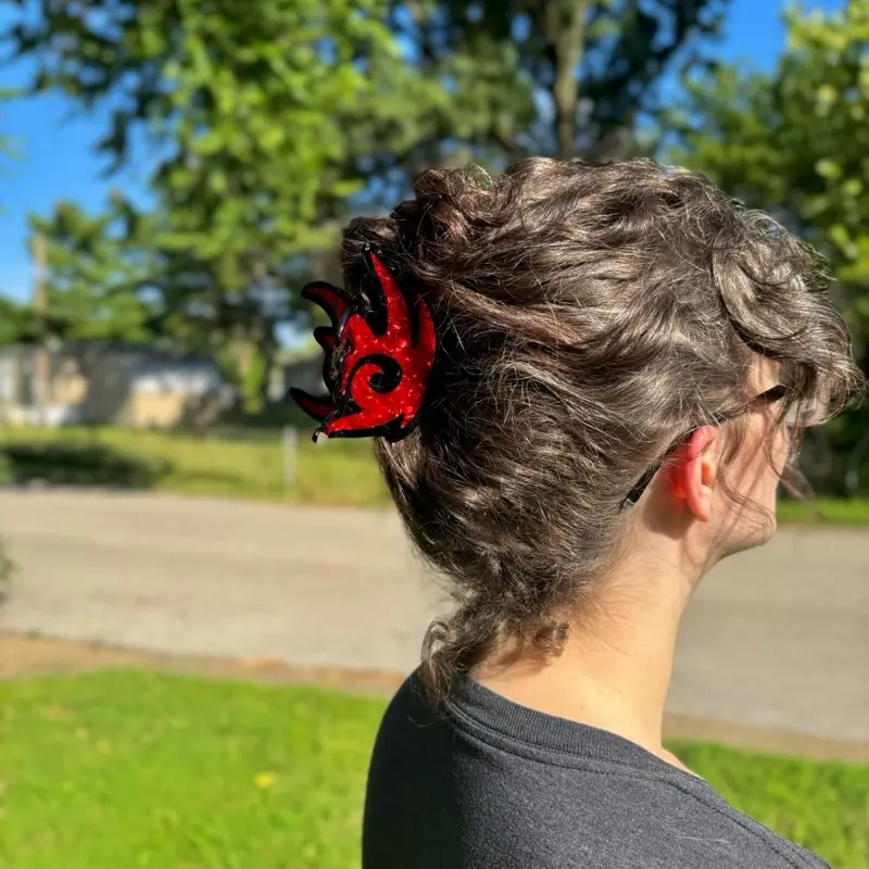 Shadow the Hedgehog Claw Clip