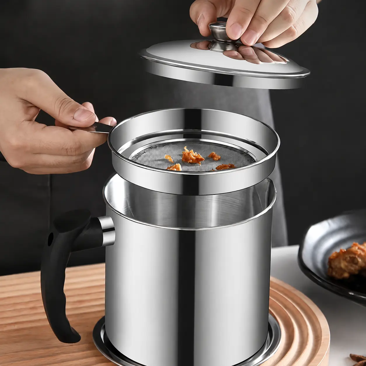 Stainless Steel Grease Strainer Pot with Fine Mesh Filter and Lid, Cooking Oil Storage Container with Handle for Bacon Grease and Frying Oil