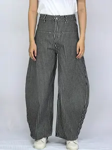 Lux Lee Women's Black White Stripe Baggy Wide-Leg Jeans - Tapered Cuff Ankle-Length Pants, High Waist Loose Fit Denim Trousers for Casual Daily Streetwear, Travel, Vintage Style, Leg-Lengthening Effect