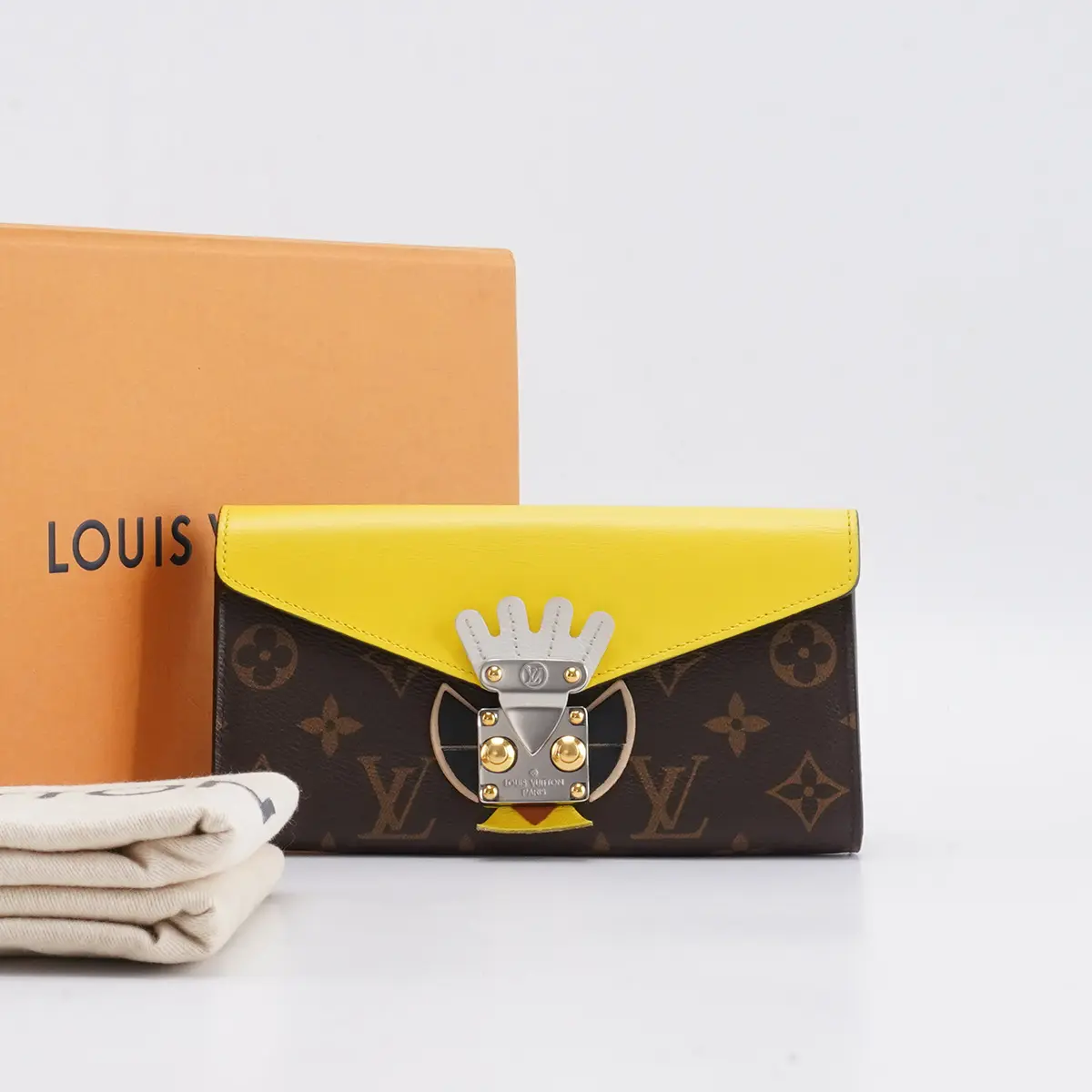 Pre-owned Louis Vuitton Calfskin Clutches & Wristlets Tribal Mask Sarah Wallet BGP214270