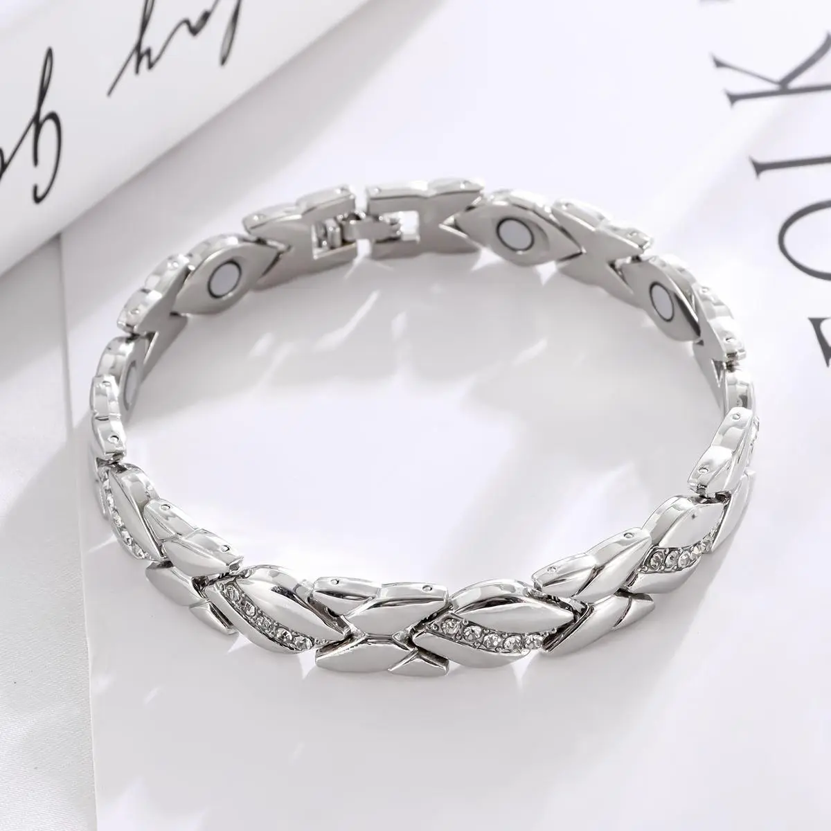 Women's leaf bracelet, pure copper magnetic bracelet, 3500 gauss effective magnet, outdoor fun