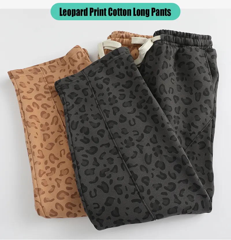 Unisex leopard-print casual trousers with side pockets, lightweight and breathable soft fabric, loose comfortable casual sweatpants, ideal for daily wear and all-year running