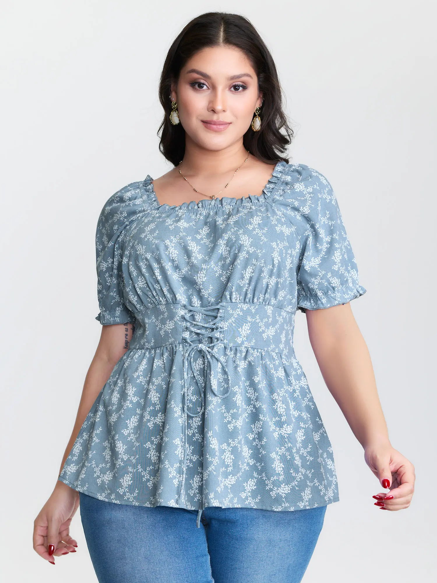 【Summer Turn-Up】【Neck-Lengthening】BlOOMCHIC Plus Size Women's Ditsy Floral Front-Tie Shirred Blouse, Fit Blue Fabric [M-6X] 2026 Summerfinds Top Womenswear Rayon