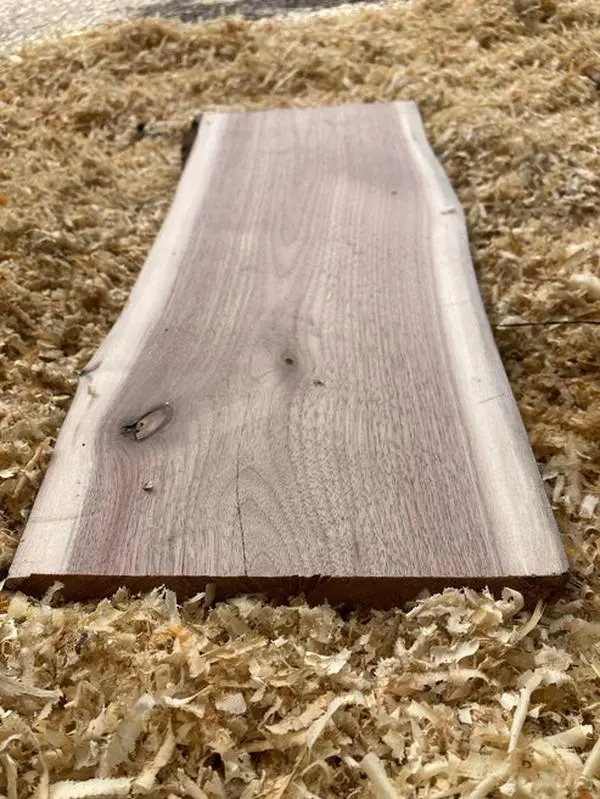 Premium Kiln-Dried Black Walnut Live Edge Hardwood Slab - For Charcuterie Board, Woodworking Projects, Crafting - Durable, Natural Grain, Rustic - Ideal for Woodworkers, Personalized Gifts