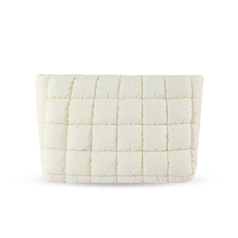 Solid color quilted design clutch bag, large capacity zipper travel storage bag, women's portable travel storage bag, back to school season, suitable for daily commuting and travel, school portable bag