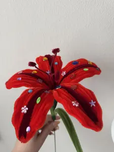 Single Red Gem Lily – Pipe Cleaner Flower - Handmade Everlasting Flower, Sparkling Floral Gift, Pet Safe & Allergy Free, Pipecleaner Flower.