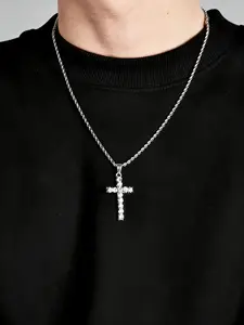Hip-hop style twisted chain necklace with a cubic zirconia (CZ) simulated diamond cross pendant. Suitable for everyday wear, unisex, a popular and versatile piece of jewelry, and a great gift idea.