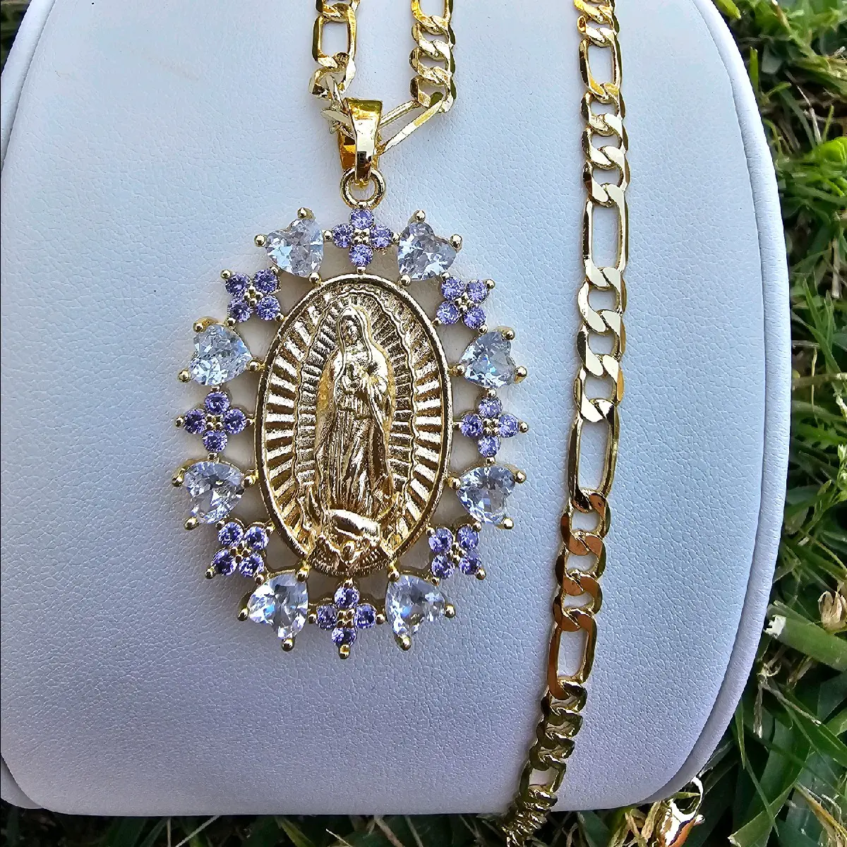 virgen de guadalupe con morado piedra necklace