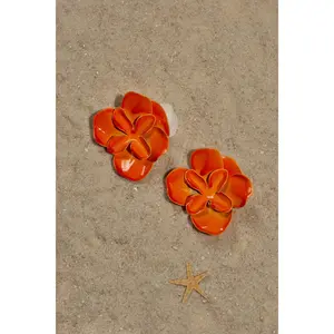 ON DND EARRING ON DND EARRING