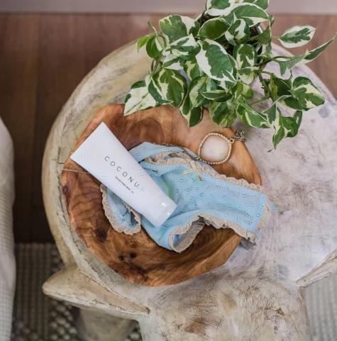 COCONU The Connection Kit – Natural & Organic Essentials for Relaxation & Meaningful Bonding - Massage & Connect Card Oil Box, 3 oz, Silky Moisture, Hydrating Blend