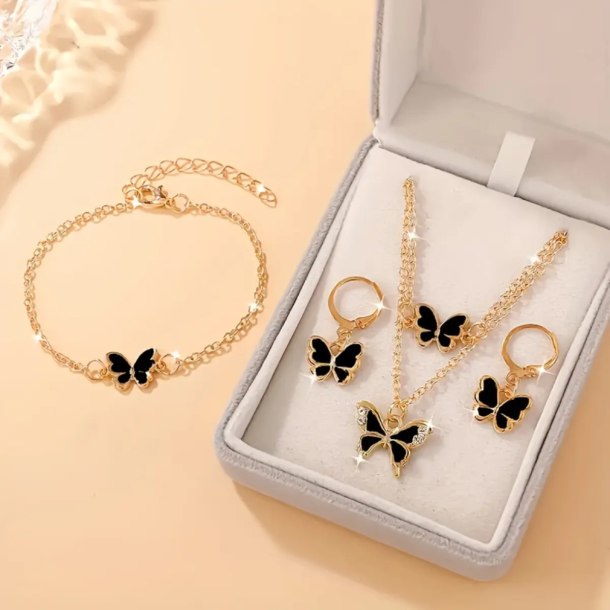 A Set of 4 Elegant Women'S Fashion Jewelry - a Sparkling Butterfly Necklace, Matching Rose Golden Earrings And Ring, Perfect for Valentine'S Day, Weddings, And Mother'S Day | an Ideal Gift for Special Occasions, Butterfly Jewelry Set