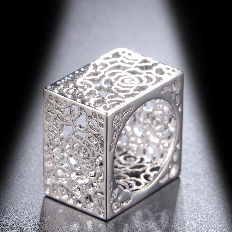 Mytys Hollow Rose Pattern Square Design Finger Ring For Women Special Shape Unique Fashion Elegant Jewelry Ring Party Gift For Girl Dainty Decoration