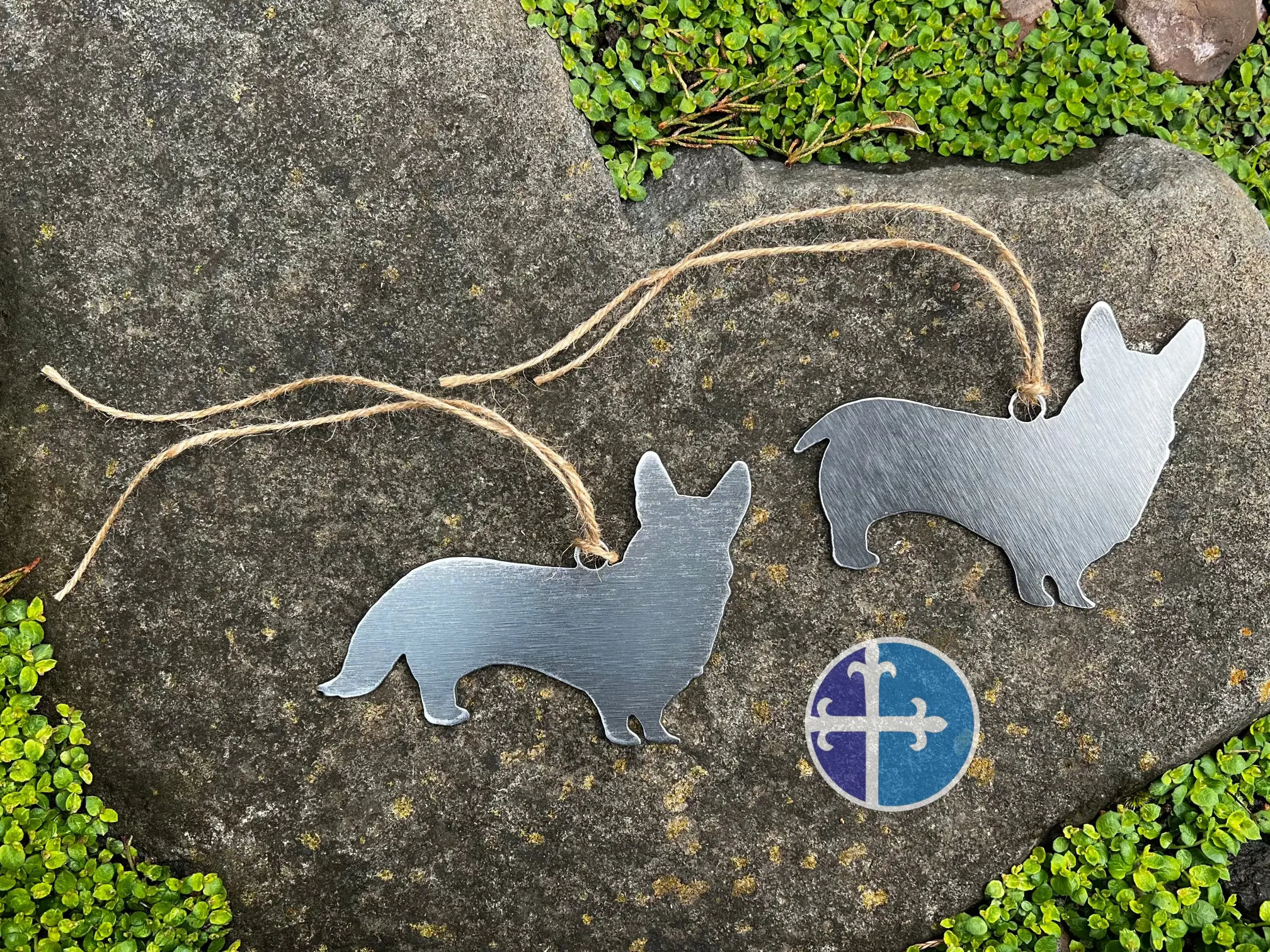 Metal Corgi Ornament - Raw Steel Dog Keepsake, Available in Long or Docked Tail Options for Home Festive Decorations