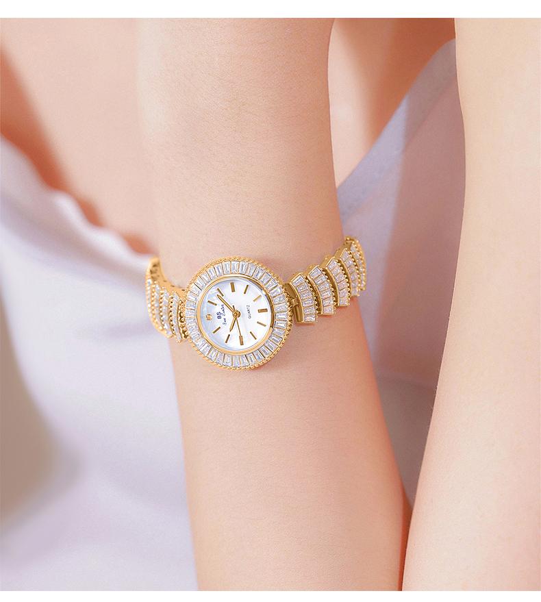 Gold Jewelry Bracelet Watch for Women Luxury Round Dial Full Crystal Design 30M Waterproof Stainless Steel Elegant Wristwatch Fashion Jewelry Gift for Her Sparkling Ladies Watch Trendy Golden Accessories Casual Dress Style
