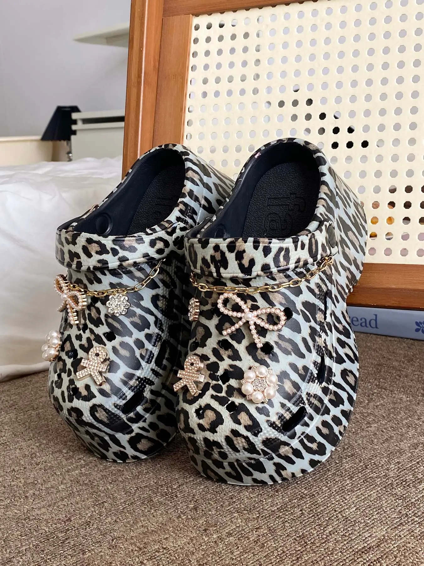 Summer New Retro Leopard Print Holey Shoes for Women, Eva Comfortable Breathable Thick Sole, Beach Sandals, Casual Garden Shoes, Thick Sole Slippers, Thick Soled Slippers