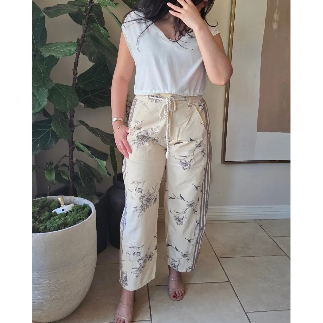 Izzie Printed Daisy Pants-Sand