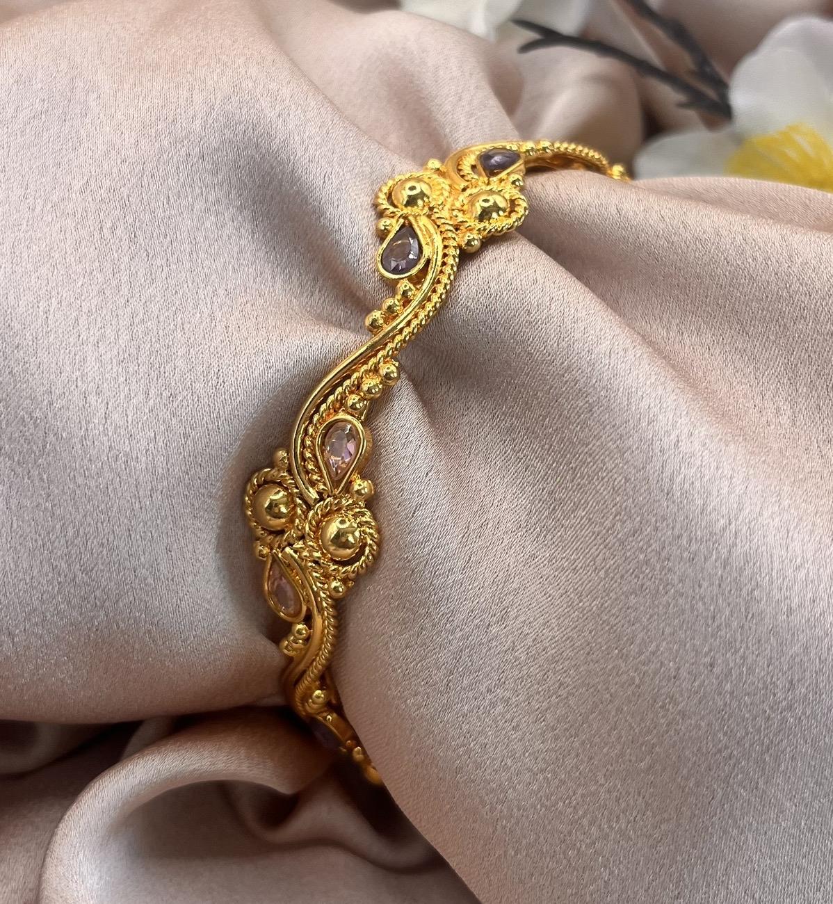 24k gold plated bangle/bracelet. PMB46. Sz 2.4