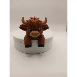 Shelf/Monitor Buddy Highland Cow Figurine - 3D Printed Desk Accessory - Romwba3d