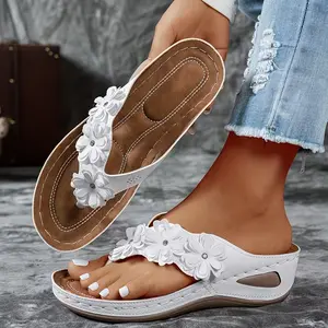 2026 Trendy Floral Thong Sandals Wedge Heel Flip Flops for Women Non-Slip Soft Sole for Poolside Casual Outings