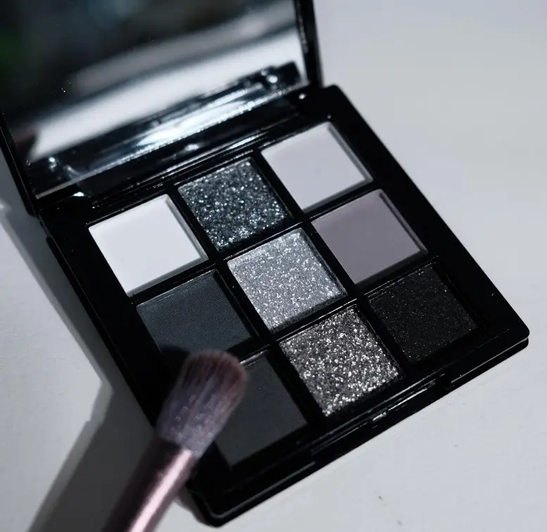 BAISEN DIARY 9 Color Smokey Eyeshadow Palette - Highly Pigmented Matte & Glitter Shades, Long-Lasting, Waterproof & Blendable, Black Silver Gray Eyeshadow Set for Sultry Glam (Reversal Star Smokey)