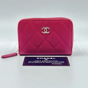 Pre-owned CHANEL Leather Mini Bags Quilted Flap Card Holder Wallet Red