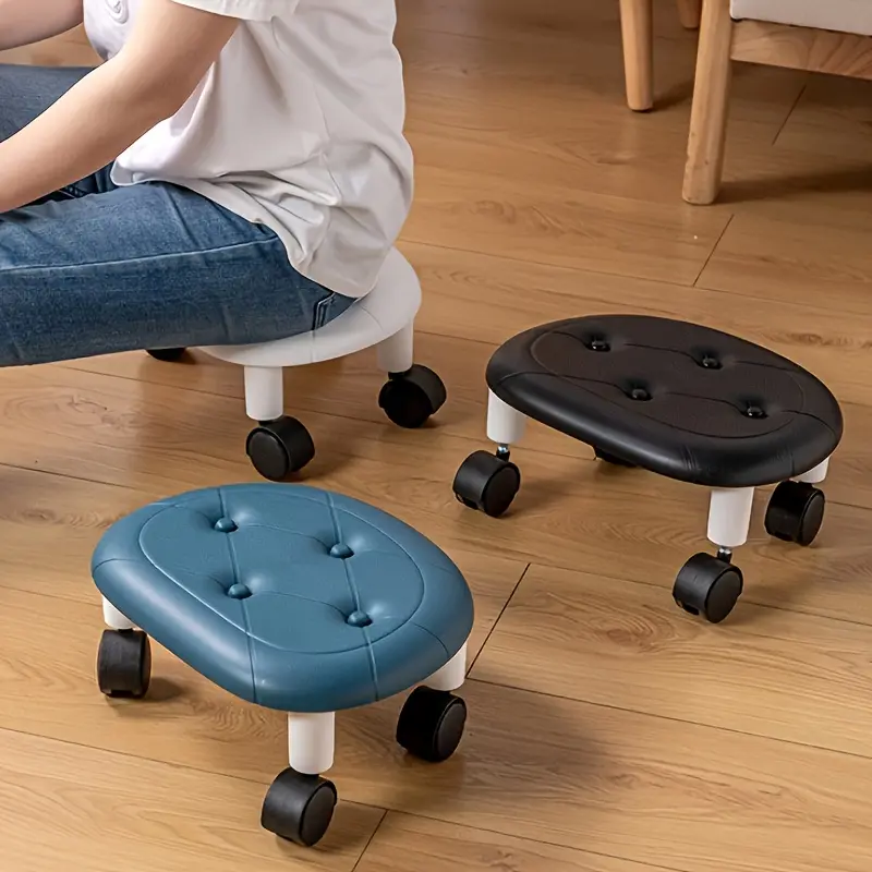 Single Chair with Wheels - Formaldehyde-Free Plastic, Oval Shape, Black, Ideal for Living Room, Bedroom, and Home Use, Easy to Move, Stool On Wheel, Stool Wheel, Manicure Chair, Pedicure Chair, Living Room Chair, Cocooning Chair, Office Chair