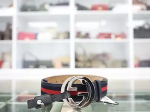 Pre-owned GUCCI NAVY BLUE G BUCKET INTERLOCKING BELT 36