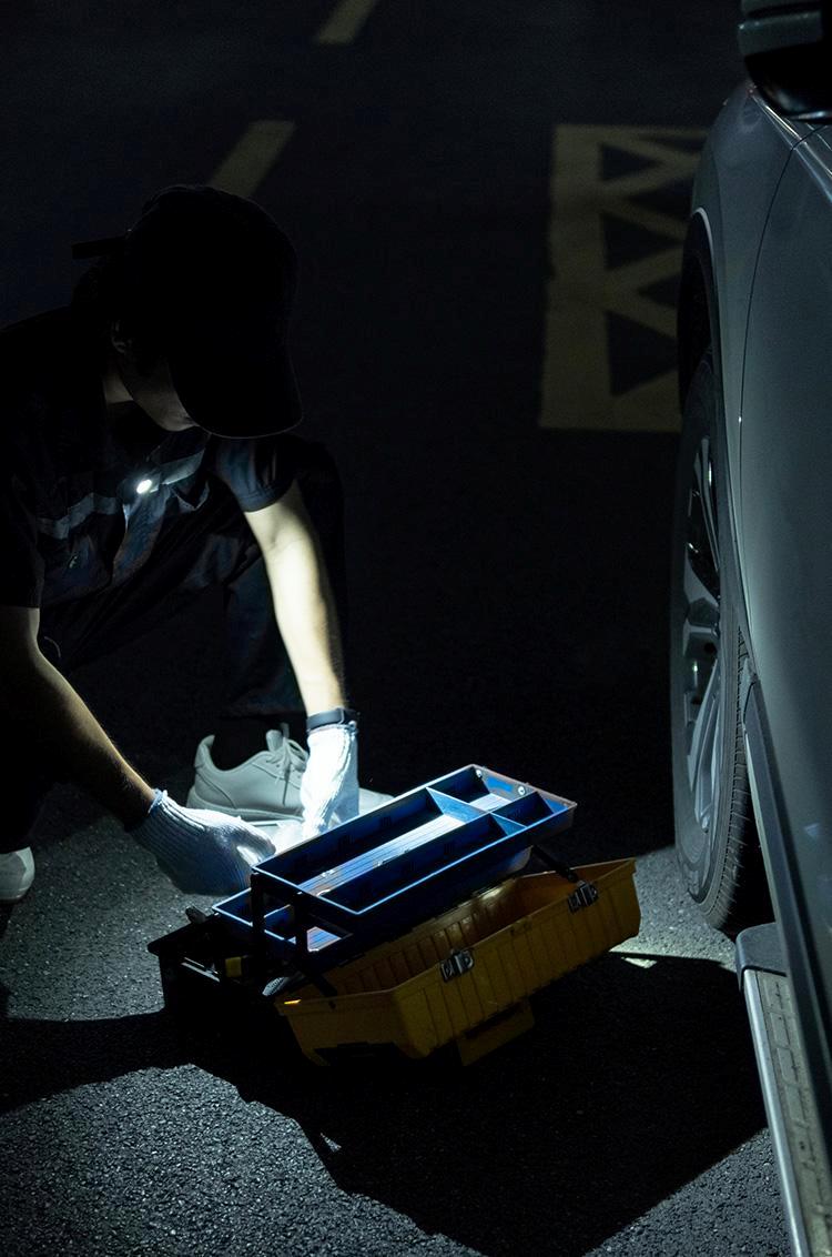 OLIGHT Oclip Clip Light with White and Red Light