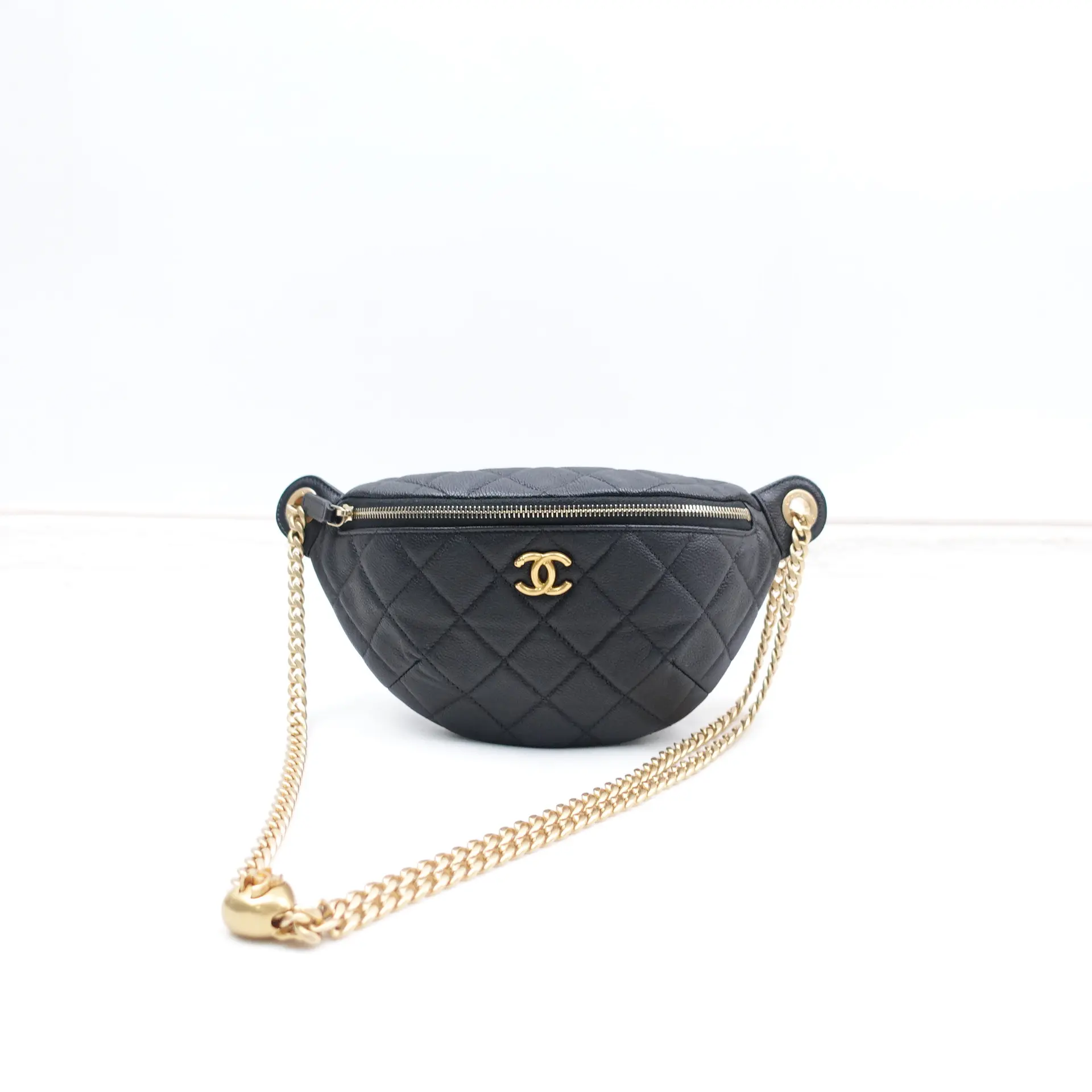 Pre-owned CHANEL Caviar Belt bags Black Belt Bag T10370702