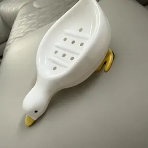 Creative Floral Draining Non-Slip Plastic Soap Dish, Decorative Soap Saver with Drainage, Bathroom Sink Soap Holder, Home Bath Accessories