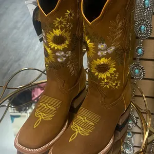 Wd Girasol- Women’s Square-toe Boots Honey