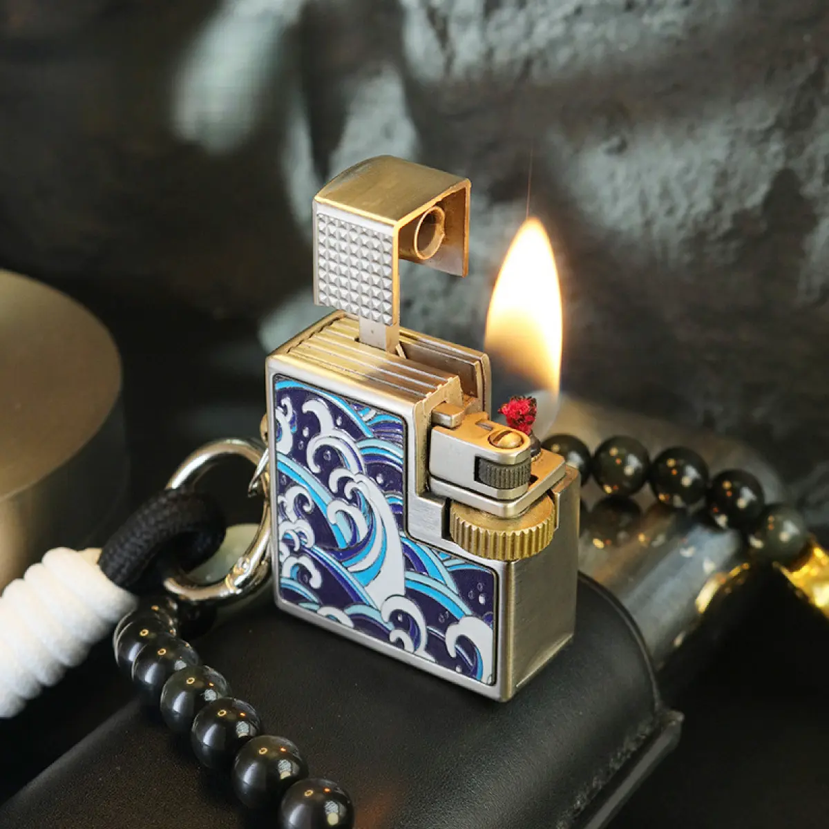 Vintage Retro Mini Square Kerosene Lighter - All-Metal Casing, 720 Waves Decorative Home Accessory, Lightweight Metal Family Ignition Tool, Key Chain, Birthday Gift (Fuel Not Included, Scented Option Available), Smoker's Gift