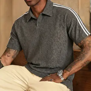 Men’s leopard print jacquard raglan short-sleeve polo shirt with a notched collar—comfortable and breathable, street-style casual and versatile, suitable for everyday wear or gatherings.